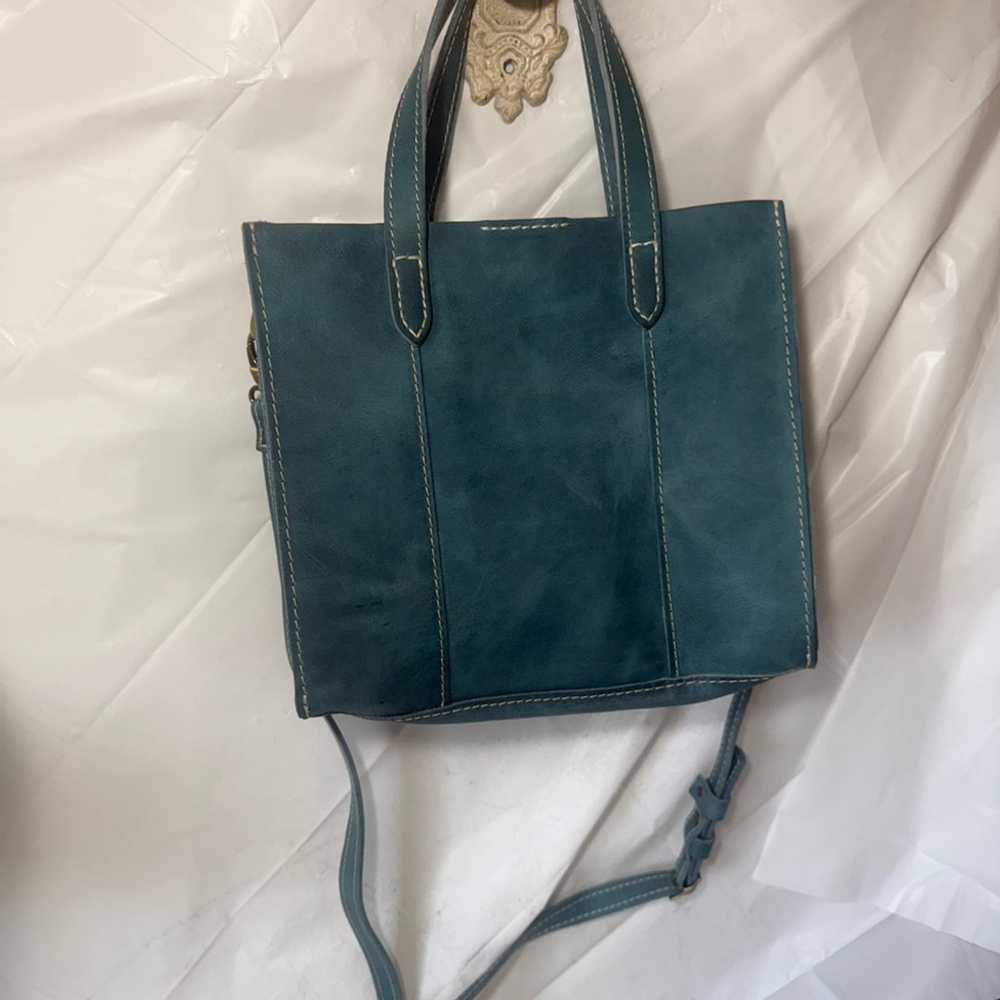 Portland Leather Lola Crossbody Tote - Picture 8 of 16